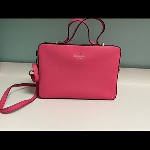 Excellent condition Kate Spade Saffiano leather handbag.
